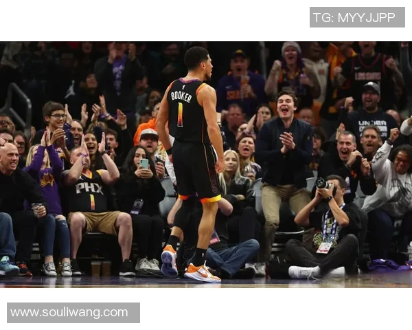 德文布克领衔太阳队冲击季后赛全力以赴展现领袖风范