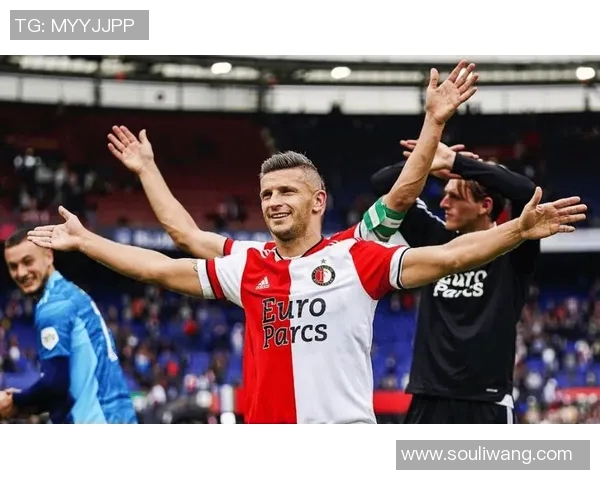 费内巴切与圣球队的精彩对决揭示了足球战术与团队合作的重要性